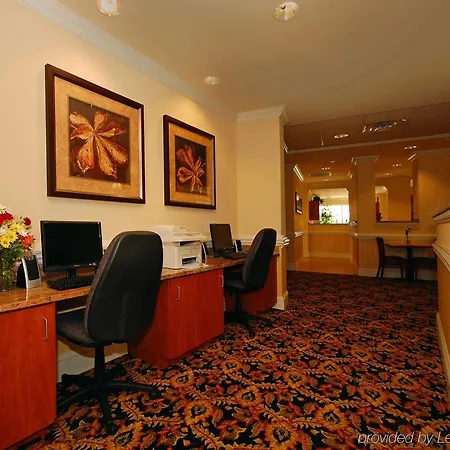 Comfort Suites 